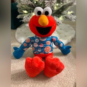 Christmas Elmo Stuffy 🎄❄️